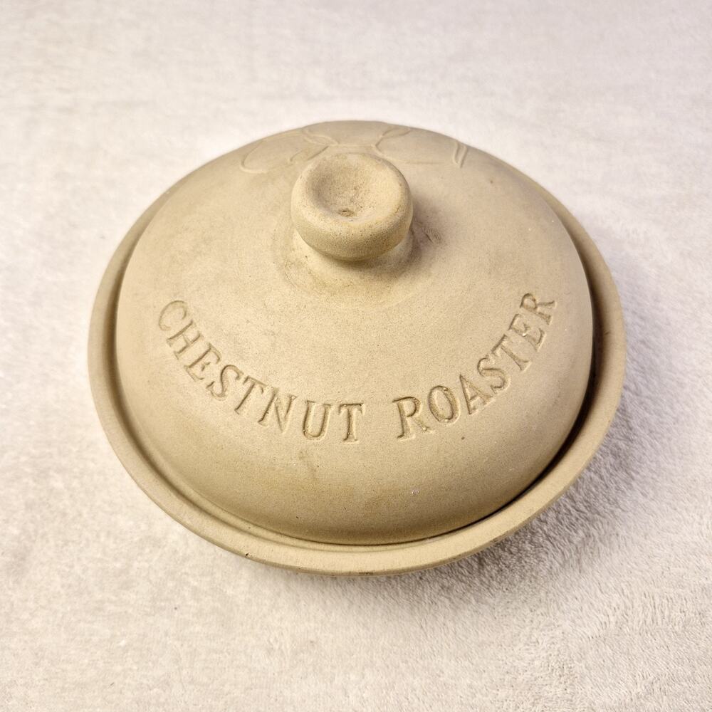 SUPERSTONE Bake & Serve, Sassafras. 1993 Lidded Chestnut/Garlic Roaster.